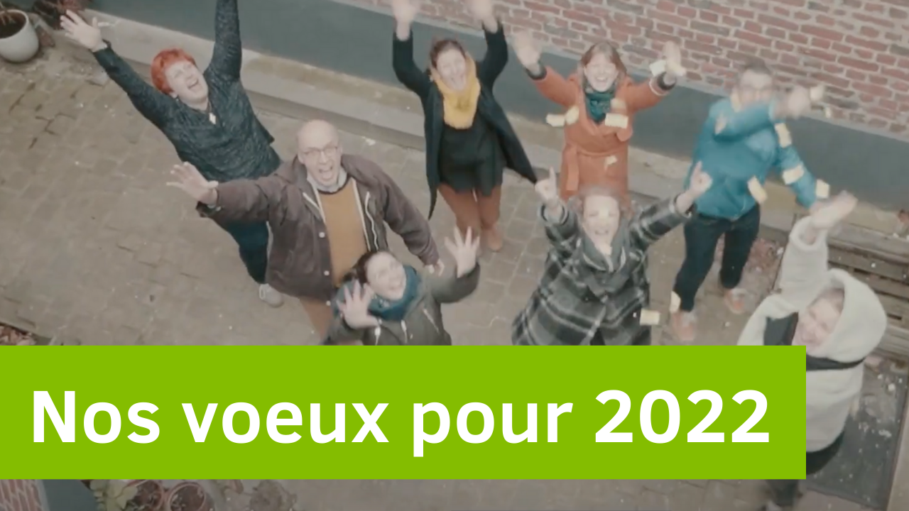 Nos voeux pour 2022, photo de l'équipe qui saute de joie.